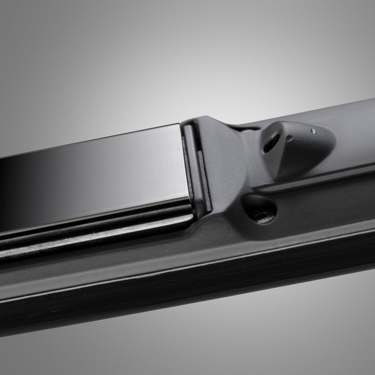 Placă Profesională De Întins Părul Stilista Negru-Argintiu Cu Lătime 25mm Și Memorie Inteligentă