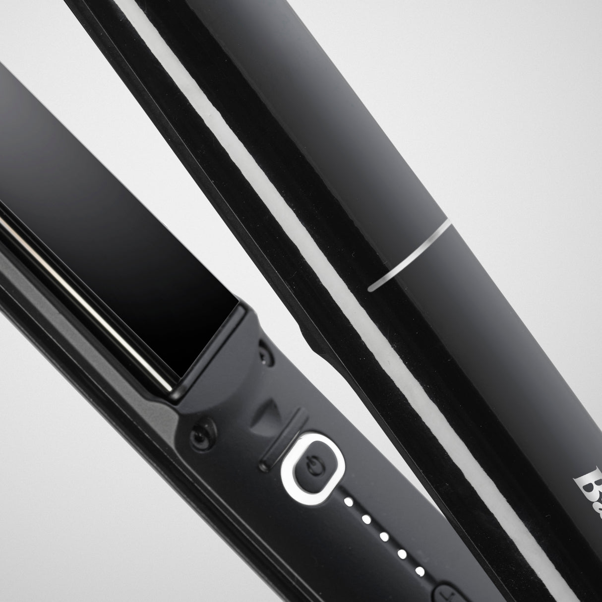 Placă Profesională De Întins Părul Stilista Negru-Argintiu Cu Lătime 25mm Și Memorie Inteligentă