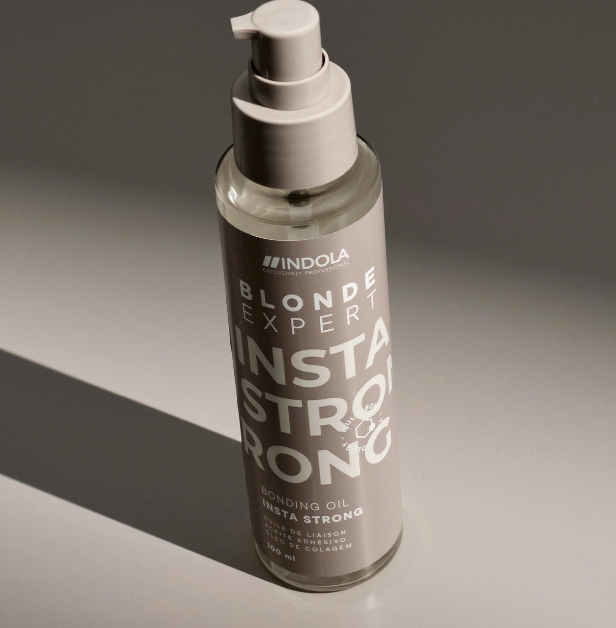 Indola Blonde Expert InstaStrong Bond Oil 100ml – Ulei Profesional pentru Regenerarea Părului Blond sau Tratat Chimic, cu Tehnologie Bond și Protecție UV