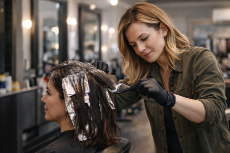 3 întrebări înainte să schimbi ceva în salon | Vio Grad – ETB Hair