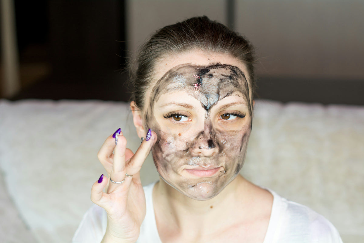 Ten Acneic: Ce rutină ajută acasă și ce adaugă o ședință la salon