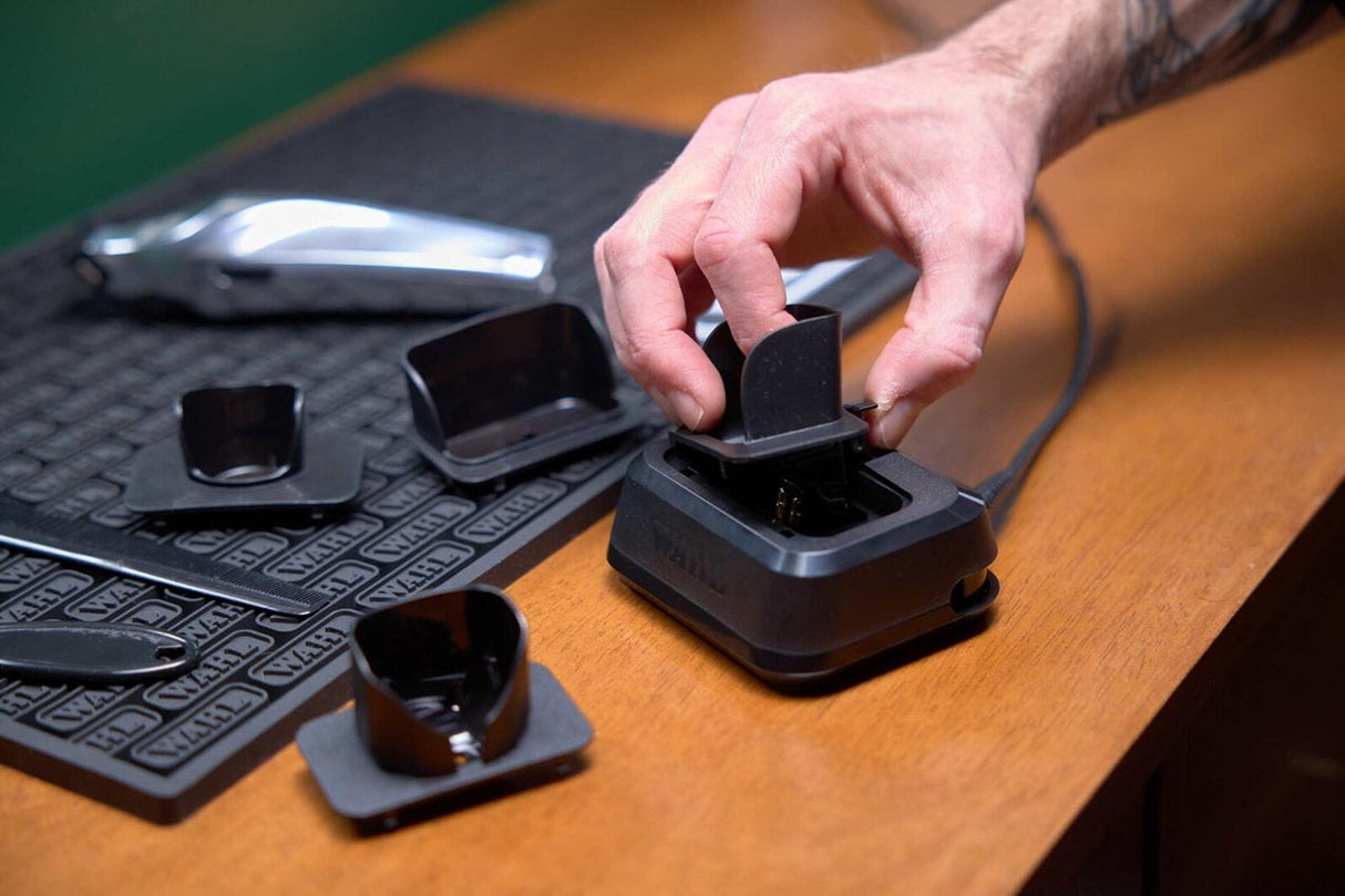 Wahl Single Power Station 5V – Stand de Încărcare Universal pentru Mașini de Tuns 5V cu Inserții Interșchimbabile